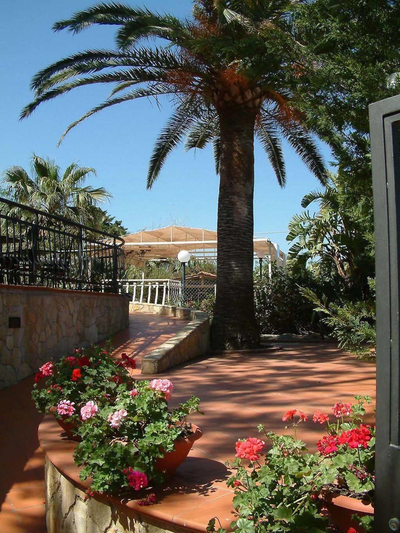 Villa Gaia Hotel Cefalu Exterior photo
