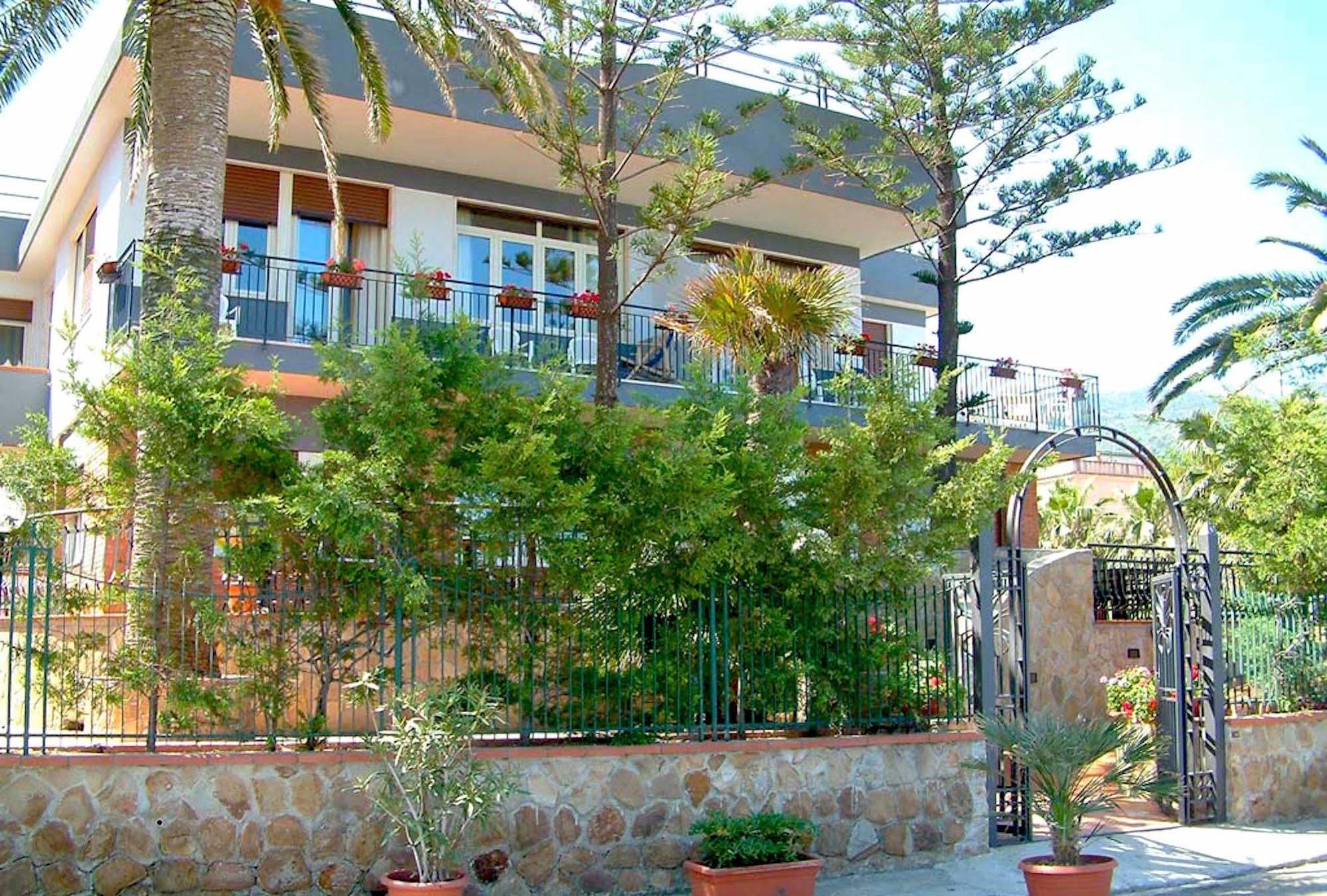 Villa Gaia Hotel Cefalu Exterior photo